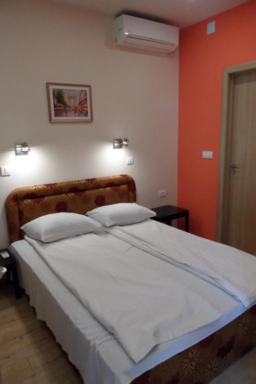 Hostel Oasis Belgrad Oda fotoğraf