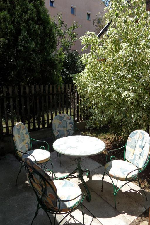 Hostel Oasis Belgrad Oda fotoğraf