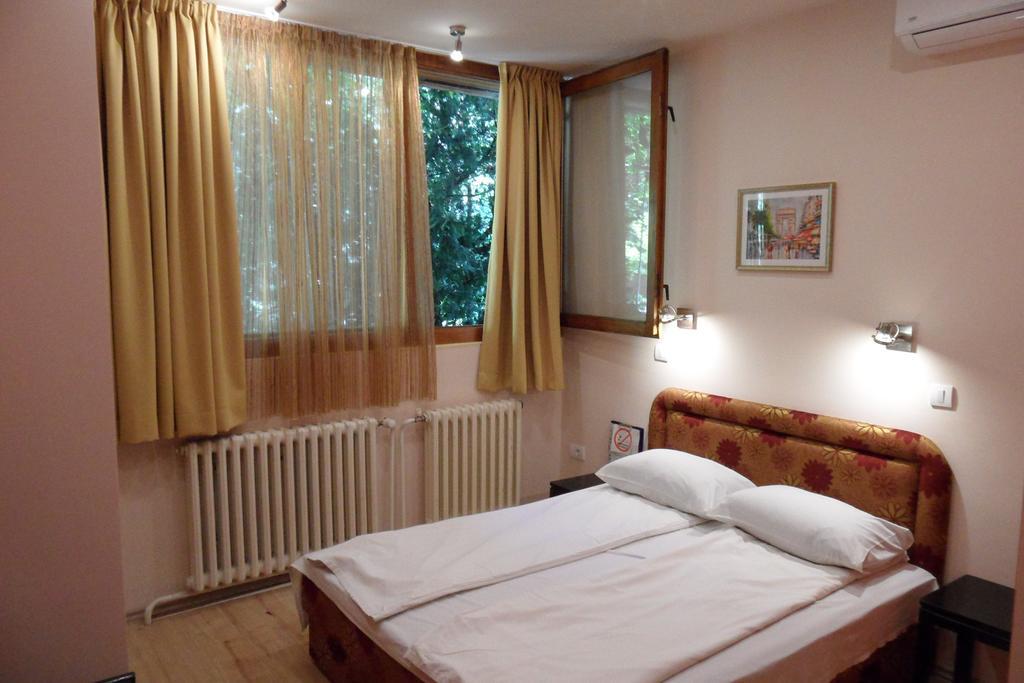 Hostel Oasis Belgrad Oda fotoğraf