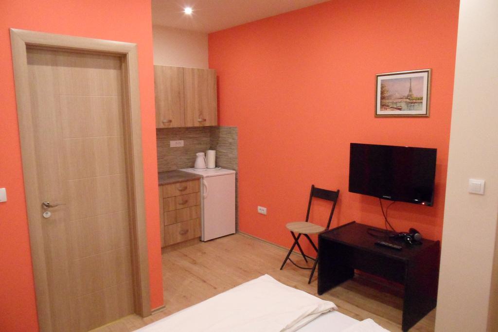 Hostel Oasis Belgrad Oda fotoğraf